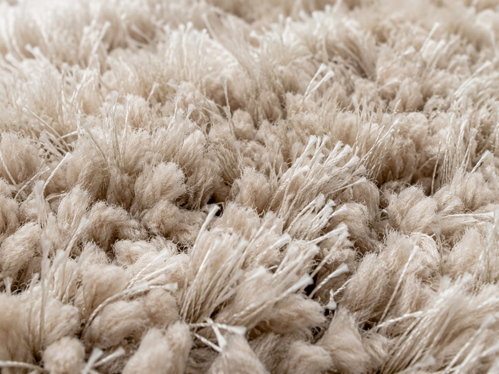 Big Long-Pile Rug # Alfombra de pelo Largo Grande