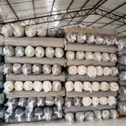 Big Long-Pile Rug # Alfombra de pelo Largo Grande
